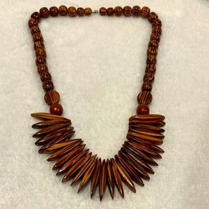 🌸 Cuban Exotic Wood Bead Fan Necklace 🌸